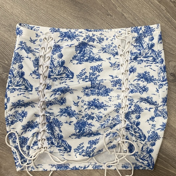 White & Blue Lace Up Skirt with lace up sides adjustable size L - Picture 9 of 10